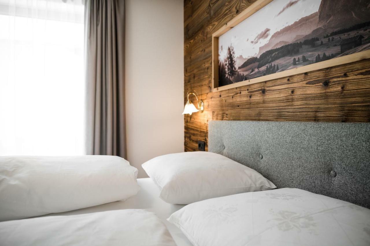 Chalet Dolomit San Lorenzo di Sebato Luaran gambar